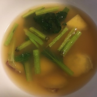小松菜とさつまいもの味噌汁